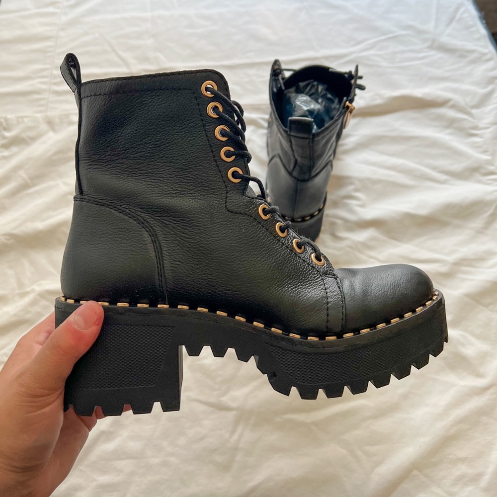 Vince Camuto Mecale
